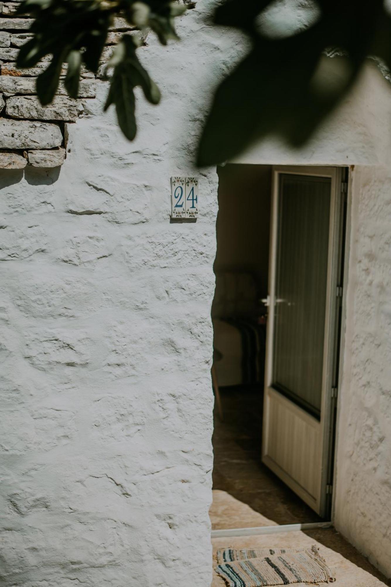 River Trulli Oasi Di Pace In Sito Unesco Alberobello Eksteriør billede